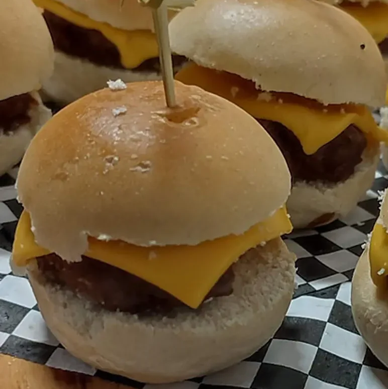 Mini hamburguesas cheddar (20u)