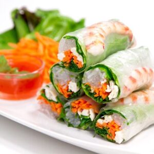 Roll vietnamita con salsa spring roll
