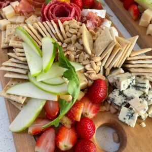 Tabla de quesos y charcuteria