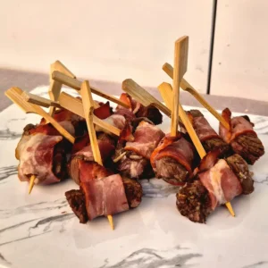 Brocheta carne con tocino (20u)