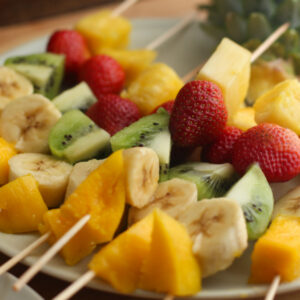Brochetas de frutas de la estacion (20u)