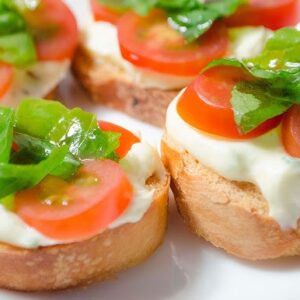 Crostini queso crema tomate cherry (20u)